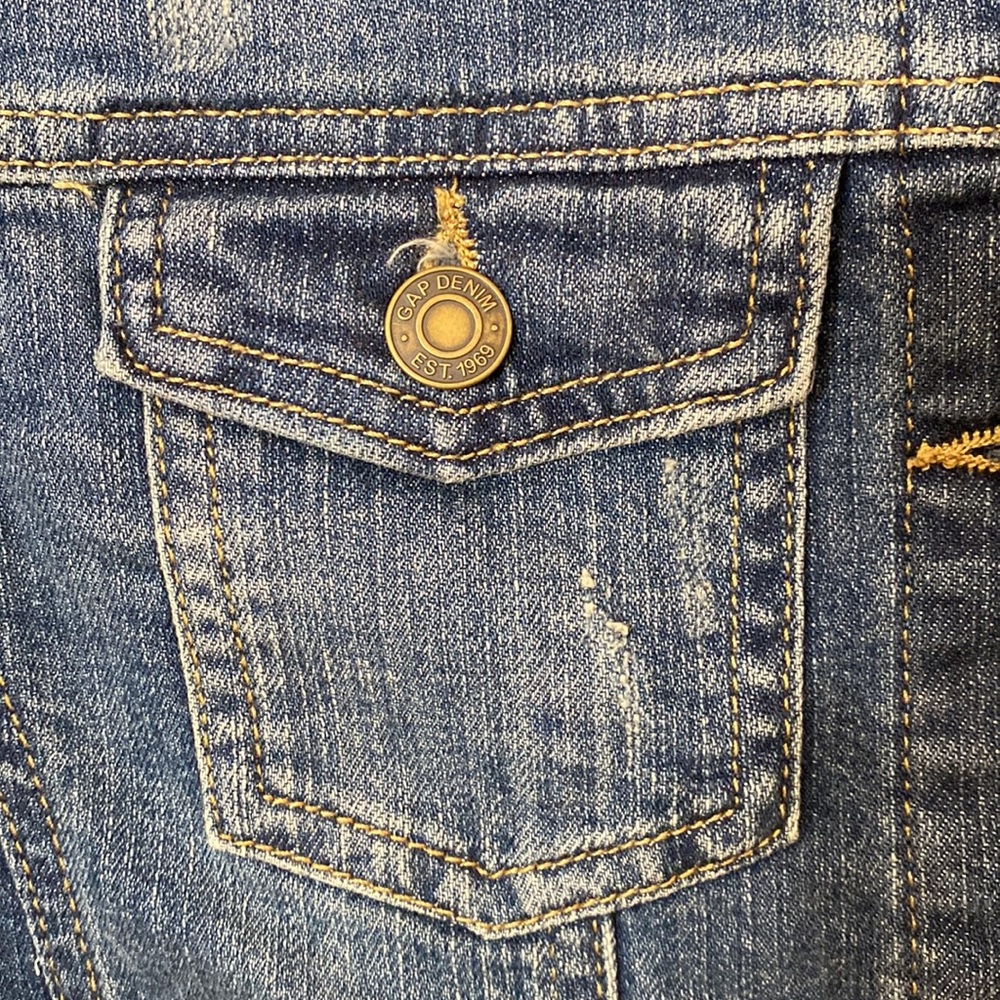 Classic Blue Gap Denim Jean Jacket - Picture 3 of 9